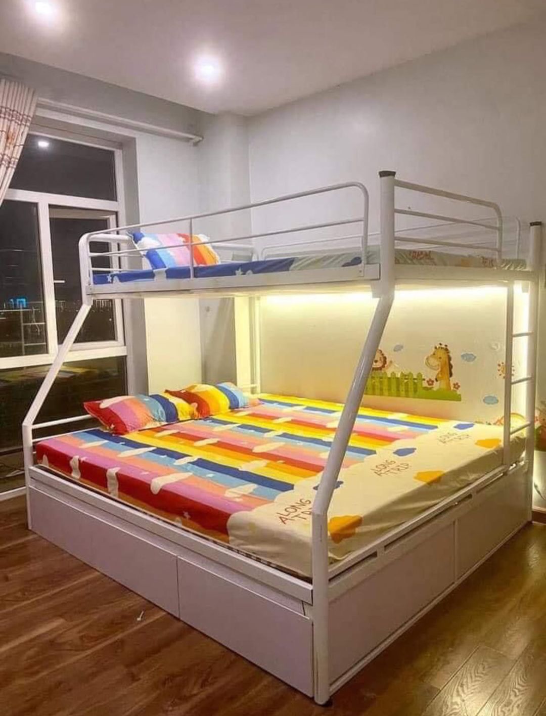 Giường sắt lệch tầng ống tròn 1m6 - GTS 61