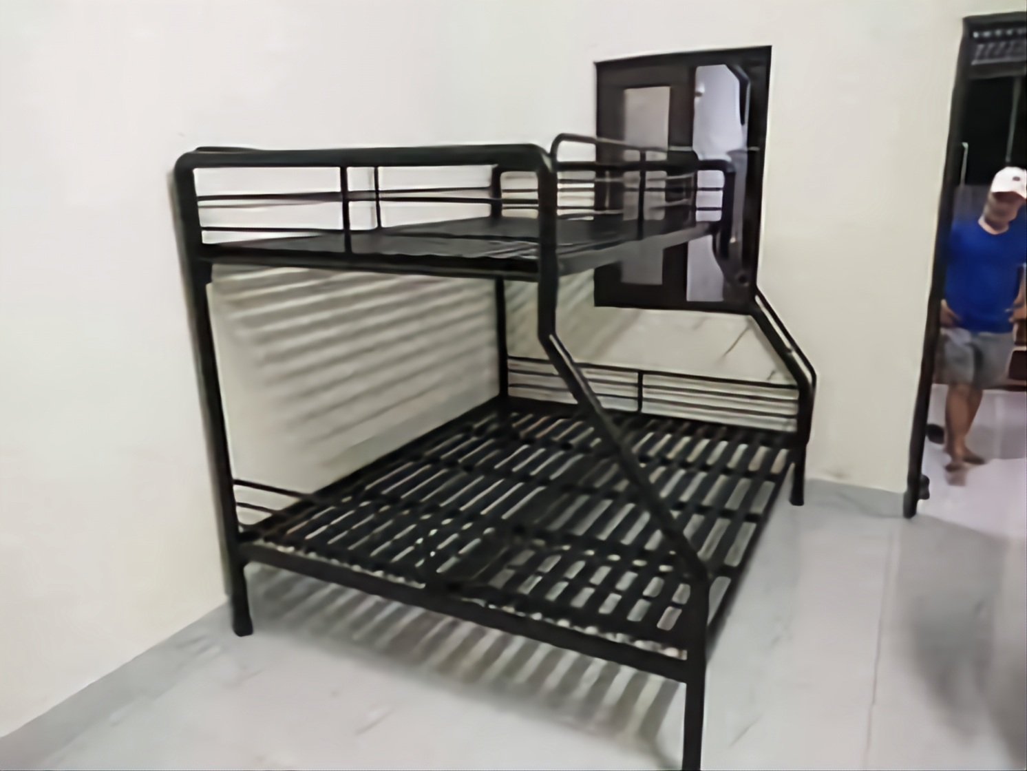 Giường sắt tầng 1m6 ống tròn lệch GTS 40